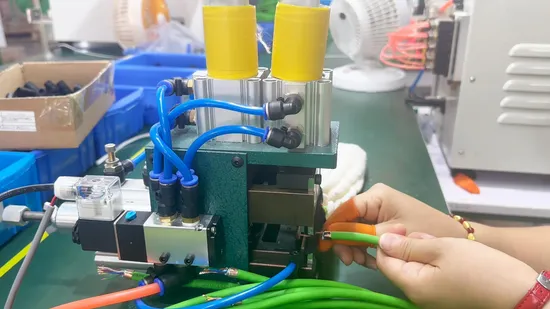 アライドワイヤーアンドケーブル ドラッグチェーン用特殊PUR製コントロールケーブル PVCシースフレキシブルケーブルとワイヤー